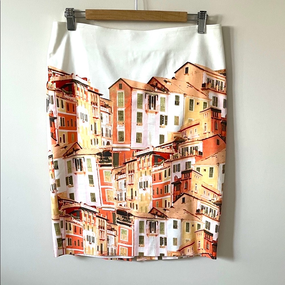 Lord&Taylor Cityscape Print  Women Pencil Skirt
size 8